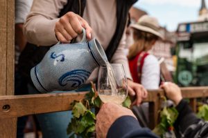 gefülltes Glas Wein