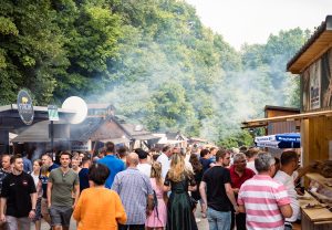 Menschen auf einem Fest